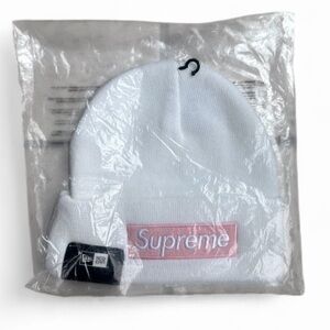Supreme Beanie FW25 White/Pink